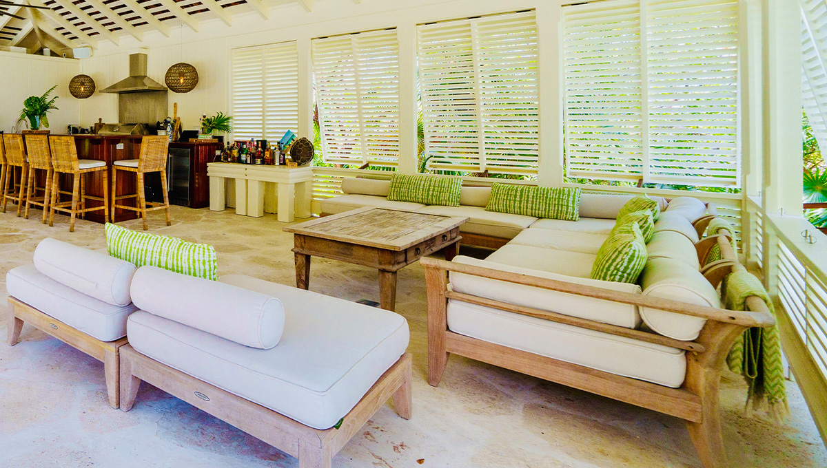 luxury villa rental vacations by the sea Bahamas