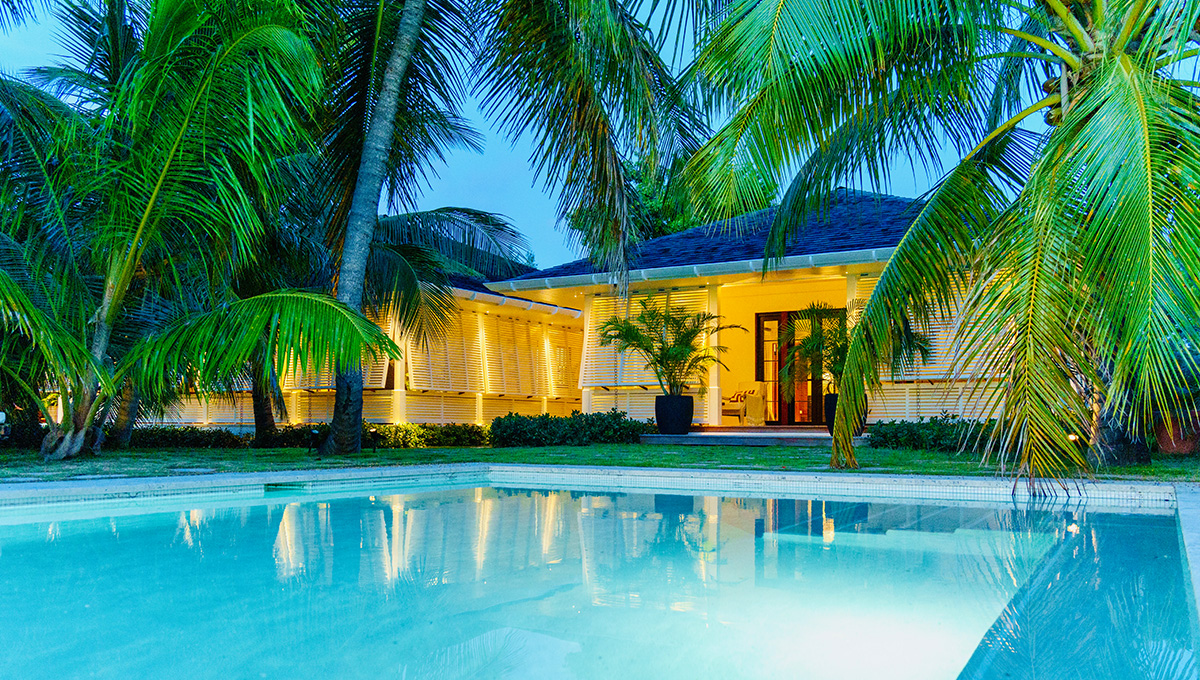 Luxury private villa rental holiday Bahamas private pool