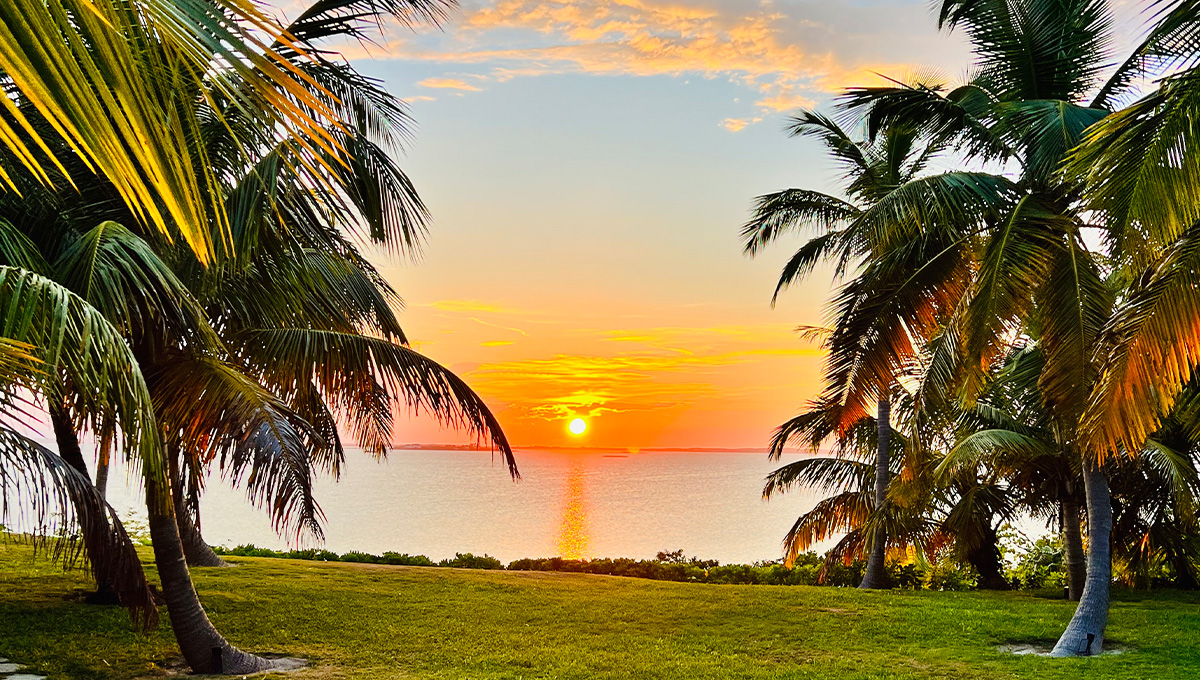 airbnb Bahamas luxury villa rental sunsets